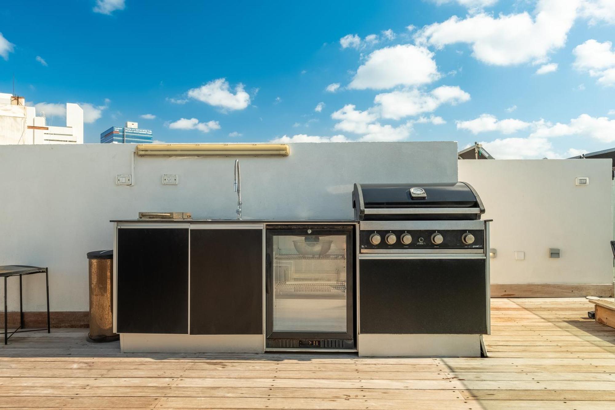 Penthouse 3Br + Roof Top + Parking - On The Beach Haifa Exterior foto